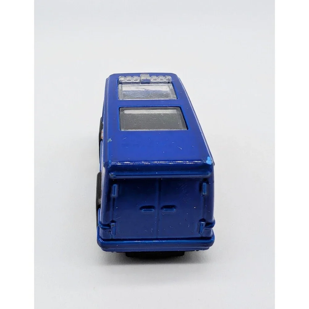 Courier Services Diecast Van Vehicle 1:64 Loose